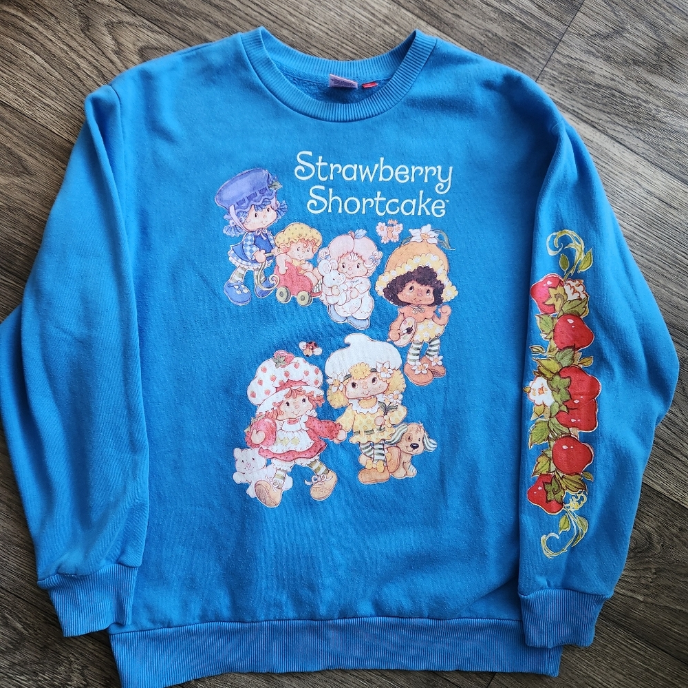 Strawberry Shortcake Blue Graphic Crewneck Sweatshirt Size XL